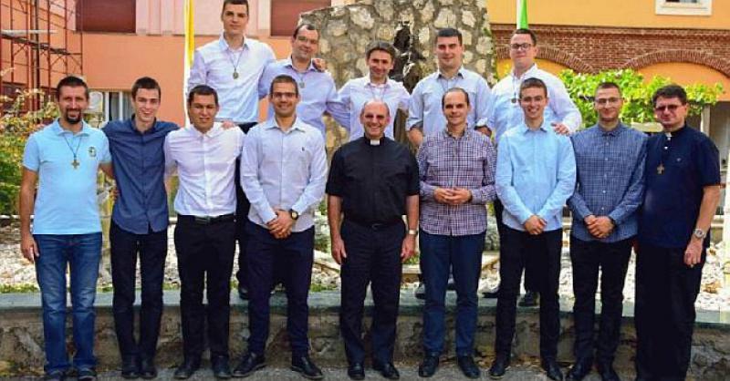 PETORICA MLADIĆA IZ HRVATSKE Ostaviše sve i pođoše za njim