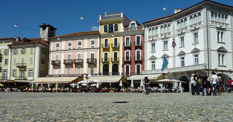 PRIKUPLJENO 100.000 POTPISA Za zabranu burke u Švicarskoj; uskoro referendum?