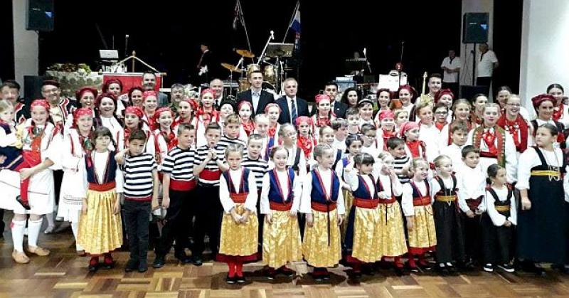 MILAS HRVATIMA MELBOURNEA 'Vaši korijeni su u Hrvatskoj, vi ste naše zelene grane raširene po svijetu; u domovinu ste uvijek dobrodošli'