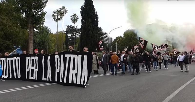 (VIDEO) 'MARŠ DOMOLJUBA' Ljubitelji Benita Mussolinija marširali Rimom i pozvali na izbacivanje imigranata