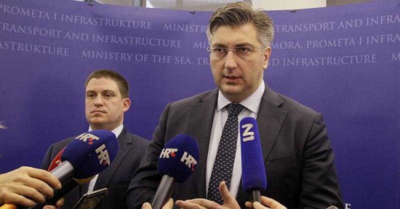 PLENKOVIĆ NOVINARKI 'Očito se ubrajate u one koji izvrću teze, stav Vlade o haškoj presudi je konzistentan'
