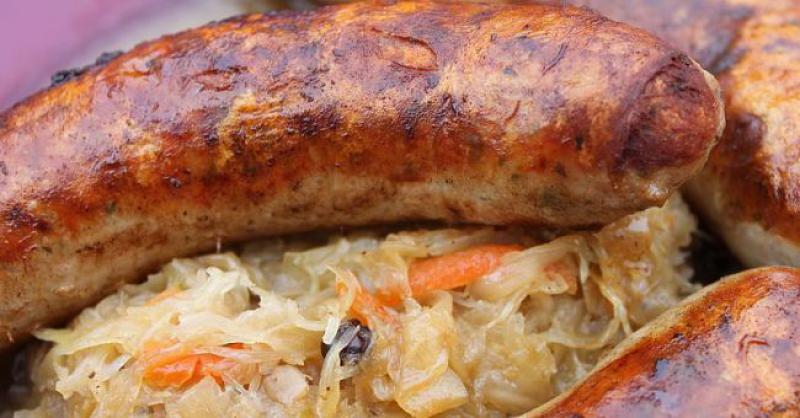 TRADICIONALNI ZIMSKI RUČAK Ovog vikenda počastite se kiselim kupusom s krvavicama ili kobasicama