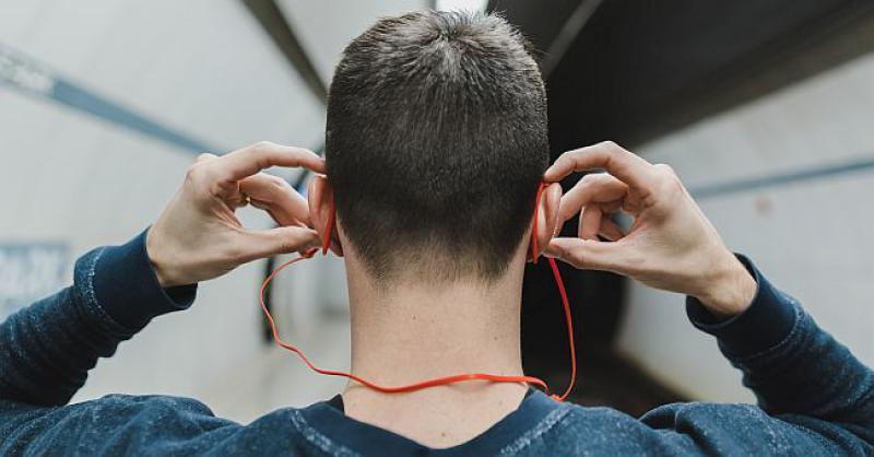 BOLUJEM OD BOLESTI KOJA VODI DO NEZAPOSLENOSTI I ODLASKA U NJEMAČKU Zovem se Danijel i imam dijagnozu – mlad sam