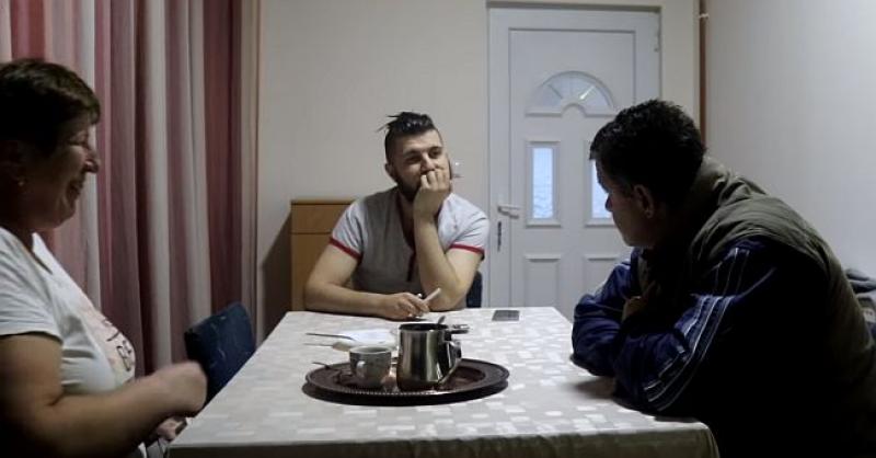 (VIDEO) BOSANAC SE ODLUČIO NAŠALITI S RODITELJIMA Rekao im je da je gej i da ima dečka, pogledajte njihovu reakciju