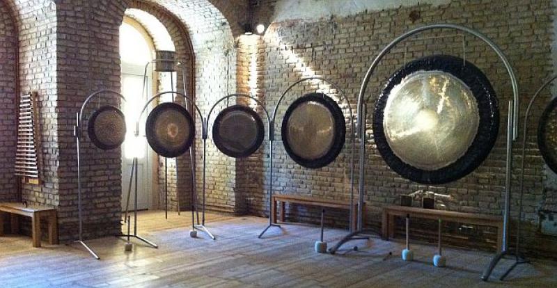 Kupio Mujo novi stan pa pozvao Hasu u goste...