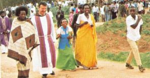 PRIJE TOČNO 20 GODINA Ubijen je fra Vjeko Ćurić, hrvatski junak koji je ostao u paklu Ruande kad je počeo genocid