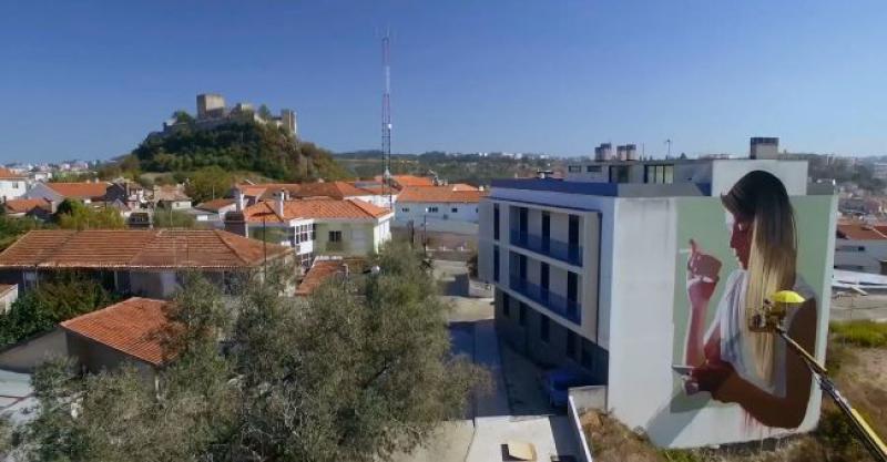 (VIDEO) NEVJEROJATAN TALENT Hrvatski umjetnik u portugalskom gradu naslikao novi sjajan (i poprilično velik!) mural