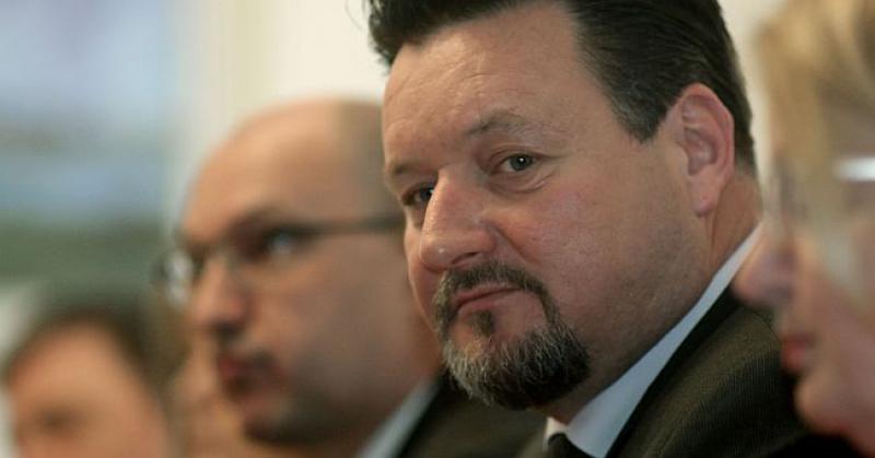 MINISTAR UPRAVE ODGOVORIO SRPSKOM NARODNOM VIJEĆU 'Zastupljeni ste jako dobro, kad bi Hrvati u Srbiji imali takva prava...'