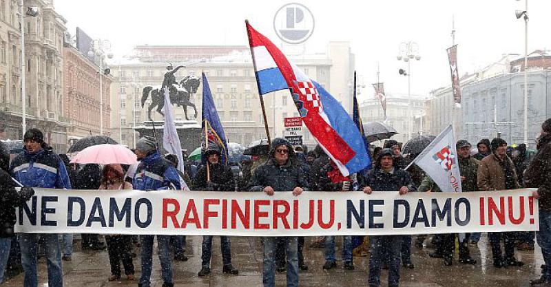 PROSVJED U ZAGREBU Radnici Ine na Markovom trgu: 'U Vladi nas nitko ne želi saslušati'