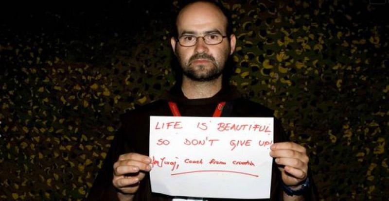 JEDINSTVENA A(U)KCIJA Prodaju se dresovi pokojnog fra Jurja, prihod ide beskućnicima, siromasima i djeci bez roditelja