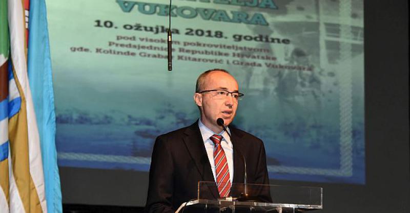 OBILJEŽEN DAN HRVATSKIH BRANITELJA VUKOVARA 'Da nije bilo tog postrojavanja 2500 nenaoružanih branitelja...'