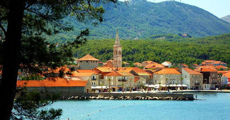 SUNČANI HVAR Ne zovu ga uzalud jednim od najljepših otoka na svijetu