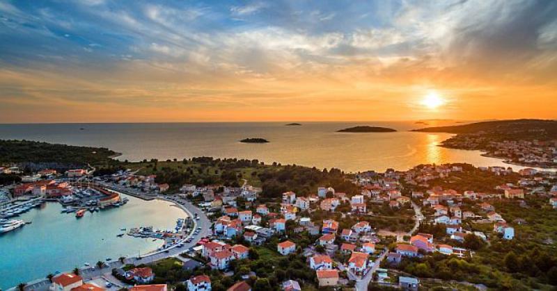 ROGOZNICA Mirno i toplo mjesto idealno za obiteljski odmor