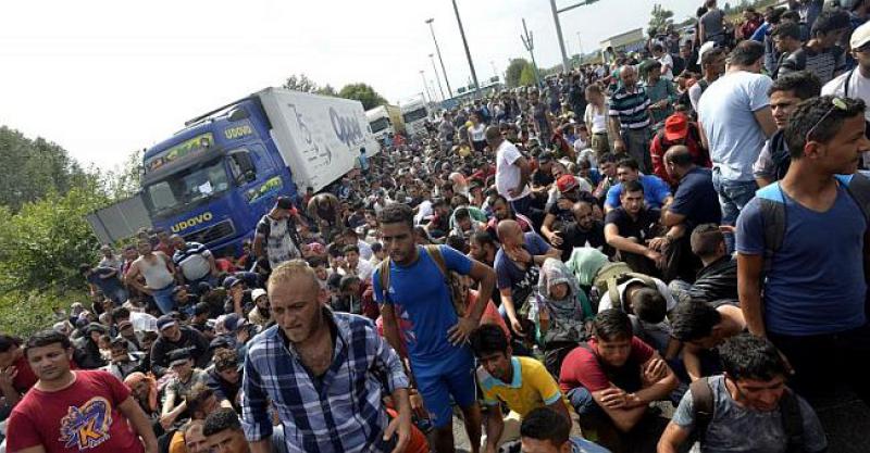 NOVA MIGRANTSKA KRIZA PRED VRATIMA HRVATSKE? Ilegalni migranti koriste novu rutu da bi došli do Zapada