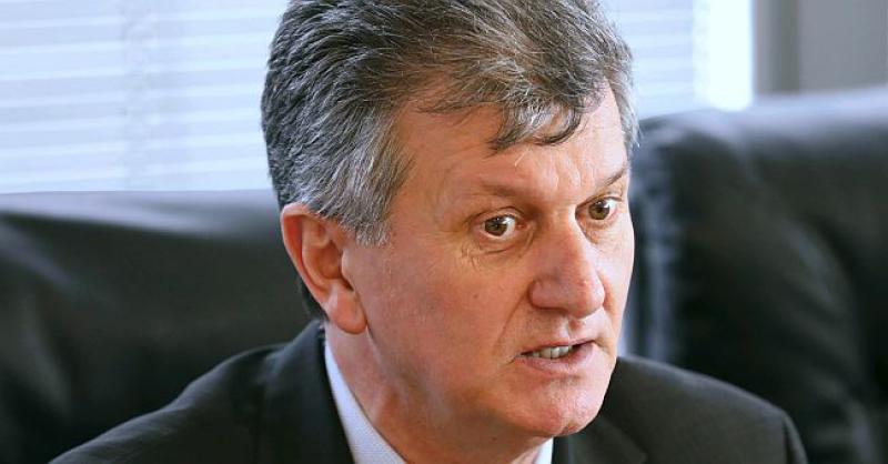 KUJUNDŽIĆ KOMENTIRAO 'ČOVJEKA S KRIŽEM' 'Imati državu ne znači imati samo zdravstvo nego i obranu; bolesna djeca se liječe'