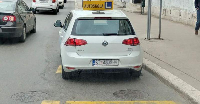 'KAKO JE MOGUĆE OVAKVO PONAŠANJE INSTRUKTORA AUTOŠKOLE? Oni uče kandidate da krše propise!'