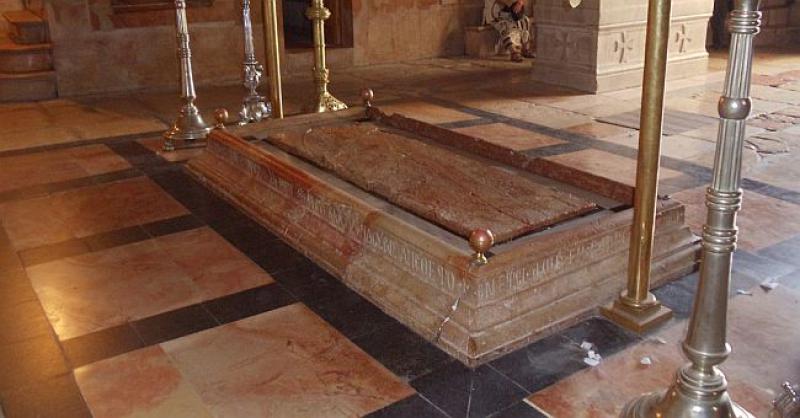 (VIDEO) JE LI UPRAVO IZ KAMENA ISUSOVOG POMAZANJA PROCURILA KRV? Internetom se proširio video na kojem se tvrdi da jest