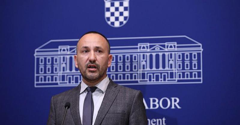 HRASTOVCI ODLAZE S POZICIJA VLASTI Ali ne prepuštaju saborski mandat HDZ-u
