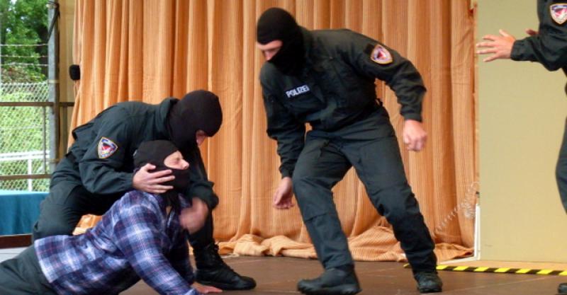 NAJVEĆA AKCIJA PROTIV ORGANIZIRANOG KRIMINALA IKAD U Njemačkoj od jutra traju pretresi, privedeno više od 100 ljudi