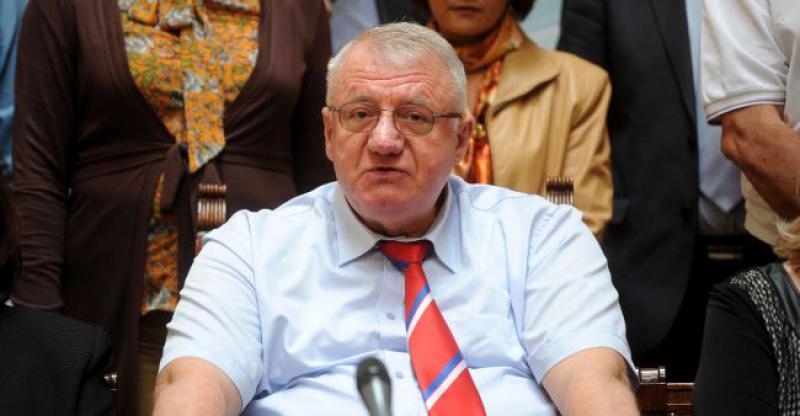 SVI SE PITAJU GDJE SU SNIMKE INCIDENTA A Šešelj bezobrazno poručuje: I dalje ću gaziti hrvatsku zastavu