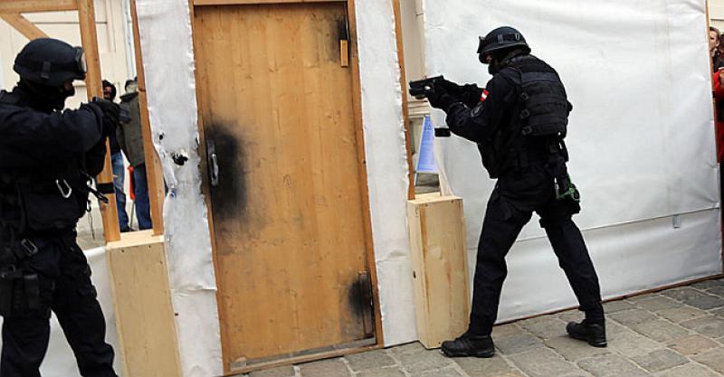 OKORJELI BOSANSKI KRIMINALAC PRIJETIO HRVATU DA ĆE GA UBITI A onda su na scenu stupile elitne austrijske Kobre