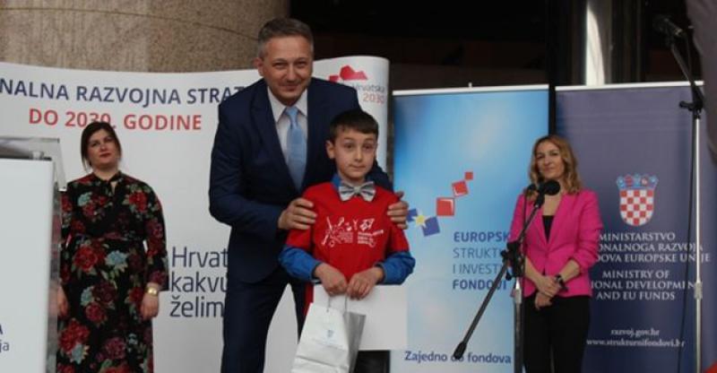 PISMO OSMOGODIŠNJAKA MOGLO BI VAS RASPLAKATI 'Nije mi jasno zašto je puno ljudi otišlo u Irsku i Njemačku...'