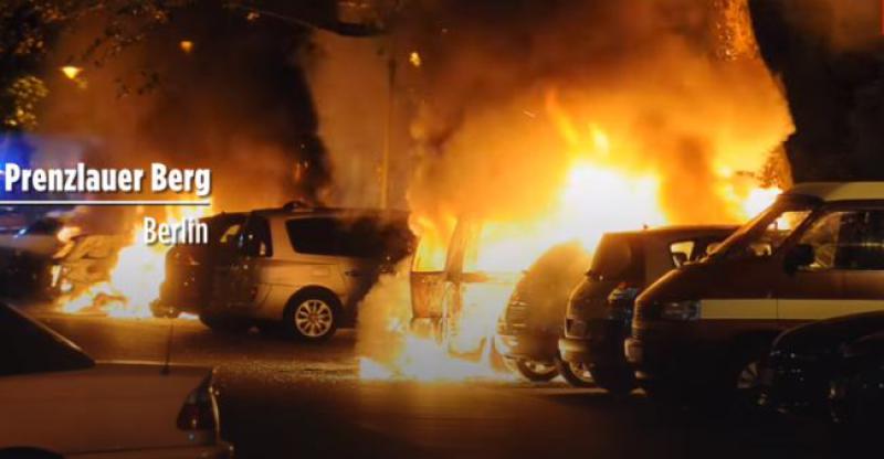 DANI KAOSA Lijevi radikali palili automobile u skupoj berlinskoj četvrti