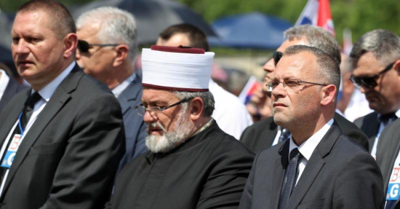 HASANBEGOVIĆ POZVAN PA OPOZVAN Nije dobrodošao na dodjelu nagrade vlastitom djedu