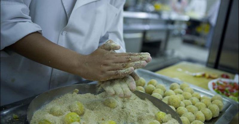 GORKO ISKUSTVO SEZONSKOG RADA Za 3 800 kuna, bez slobodnog dana, u dvije smjene, bez stajanja...