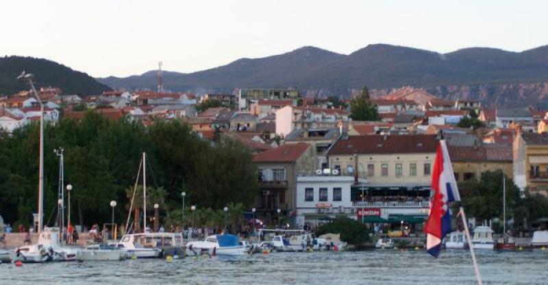 ZBOG NESNOSNIH GUŽVI U LJETNOJ SEZONI Na području Grada Crikvenice ograničili jednodnevne autobuse