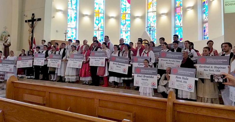 (FOTO) VELIKO OKUPLJANJE HRVATSKE MLADEŽI SJEVERNE AMERIKE Održan 44. kanadsko-hrvatski folklorni festival