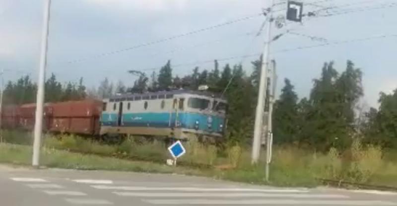 (VIDEO) NE, OVO NIJE USPORENA SNIMKA Ovako u Hrvatskoj u 21. stoljeću voze vlakovi