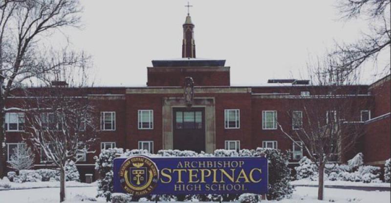 BAŠ TREBAMO BITI PONOSNI Jedna prestižna njuroška gimnazija nosi ime po našem blaženiku kardinalu Stepincu