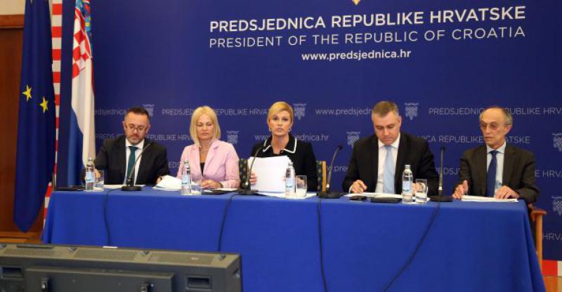 PREDSJEDNICA PREDSTAVILA MJERE POPULACIJSKE POLITIKE Stanje je alarmantno, samo prošle godine Hrvatsku je napustilo 80 tisuća ljudi