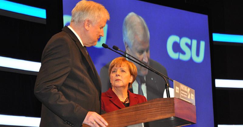 SVAĐA MERKEL I MINISTRA Seehofer (CSU) ne želi pustiti u zemlju imigrante bez osobnih isprava