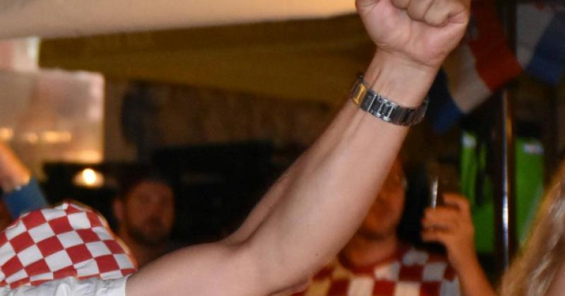 U NJEMAČKOM GRADIĆU HTJELI GLEDATI UTAKMICU HRVATSKE Idiot ih nalupao šipkom po glavi