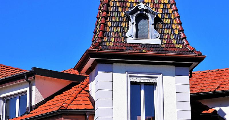 PIJANI DRŽAVLJANIN BIH U NJEMAČKOJ SKOČIO S KROVA KUĆE Prijatelj ga je nagovarao da siđe, ali nije želio