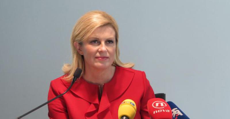 ČESTITKA PREDSJEDNICE KOLINDE GRABAR KITAROVIĆ Svim Hrvaticama i Hrvatima i svim hrvatskim državljankama i državljanima u domovini i diljem svijeta