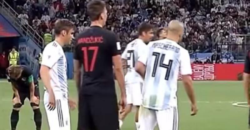 (VIDEO) PRLJAVI ARGENTINAC I GENIJALAN MANDŽO Pogledajte kako je naš junak odgovorio na provokacije frustriranog Argentinca
