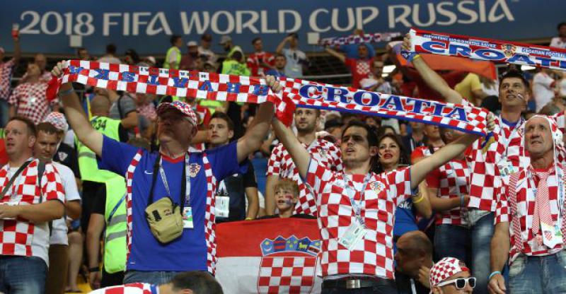 INCIDENT NA TRIBINAMA Redari htjeli oduzeti zastavu navijaču iz Livna