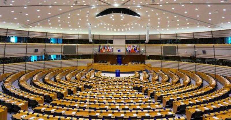 ČELNICI EU-A POSTIGLI KOMPROMIS OKO MIGRACIJA  Uspostava zatvorenih centara za azil na dobrovoljnoj osnovi