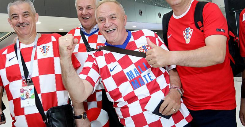 FOTO VIJEST Gori gora, gori borovina, gorit će, dušo, i Francuzima pod stopalima