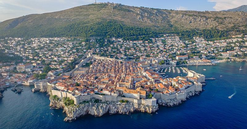 U KONKURENCIJI VENECIJE, SANTORINIJA, RODOSA... Najpopularniji svjetski kruzing portal hrvatski grad proglasio top odredištem