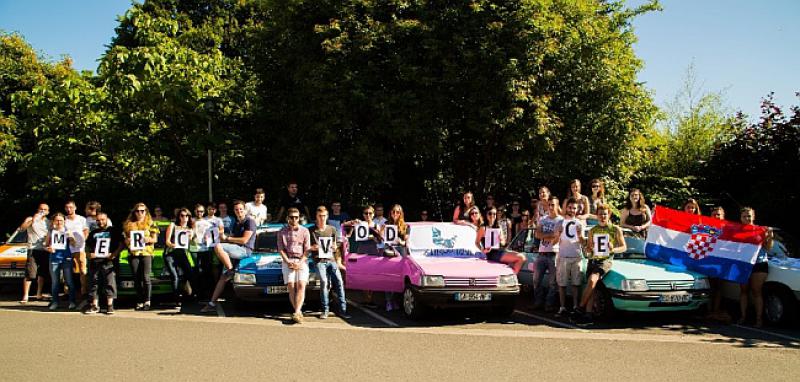 JEDINSTVENA AKCIJA Karavana Peugeota 205 će proći 10.000 km kroz 20 zemalja, a zaustavit će se i u Vodicama