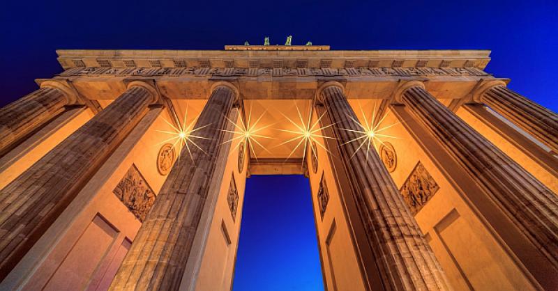 POZIV HRVATIMA BERLINA Kod Brandenburških vrata zaorit će se Oliverova 'Vjeruj u ljubav'