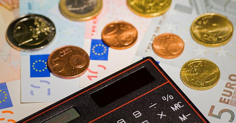 1 967 177 000 000 EURA Ovoliko iznosi javni dug Njemačke