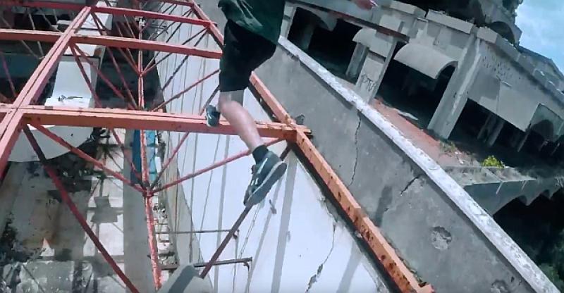 (VIDEO) NEKI NOVI TURISTI Mladi Britanci u akcijskom parkour 'bijegu' iz napuštenih hrvatskih hotela