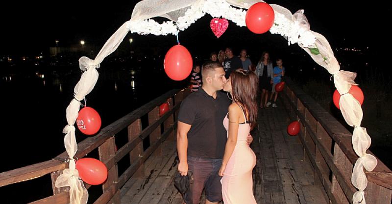 (FOTO) ISPUNJENI LJUBAVLJU Bili smo na  4. Romantičnoj noći u kraljevskom gradu Ninu