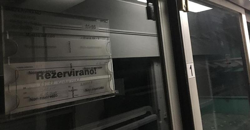 'VIŠE NIKAD VLAKOM' HŽ-ov kontrolor ih nije pustio u njihov kupe pa su sjedili na podu: 'Pun vagon stranaca je svjedočio njegovom čobanluku'