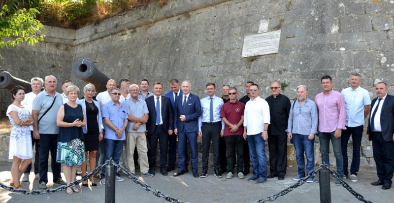 SPLIT SE PRISJETIO ŽRTAVA TOTALITARNIH REŽIMA 'Fašisti uništavali one koji su za slobodu, a onda dolazi Narodnooslobodilačka vojska, ljude je noć pojela'